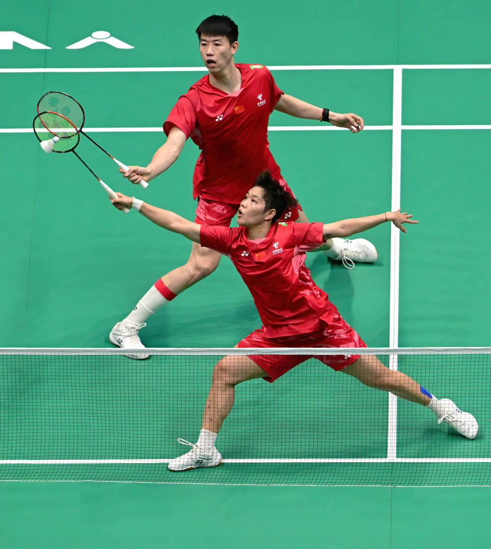 包含马来西亚羽毛球队强势日本羽毛球队，辛杜制霸全场的词条