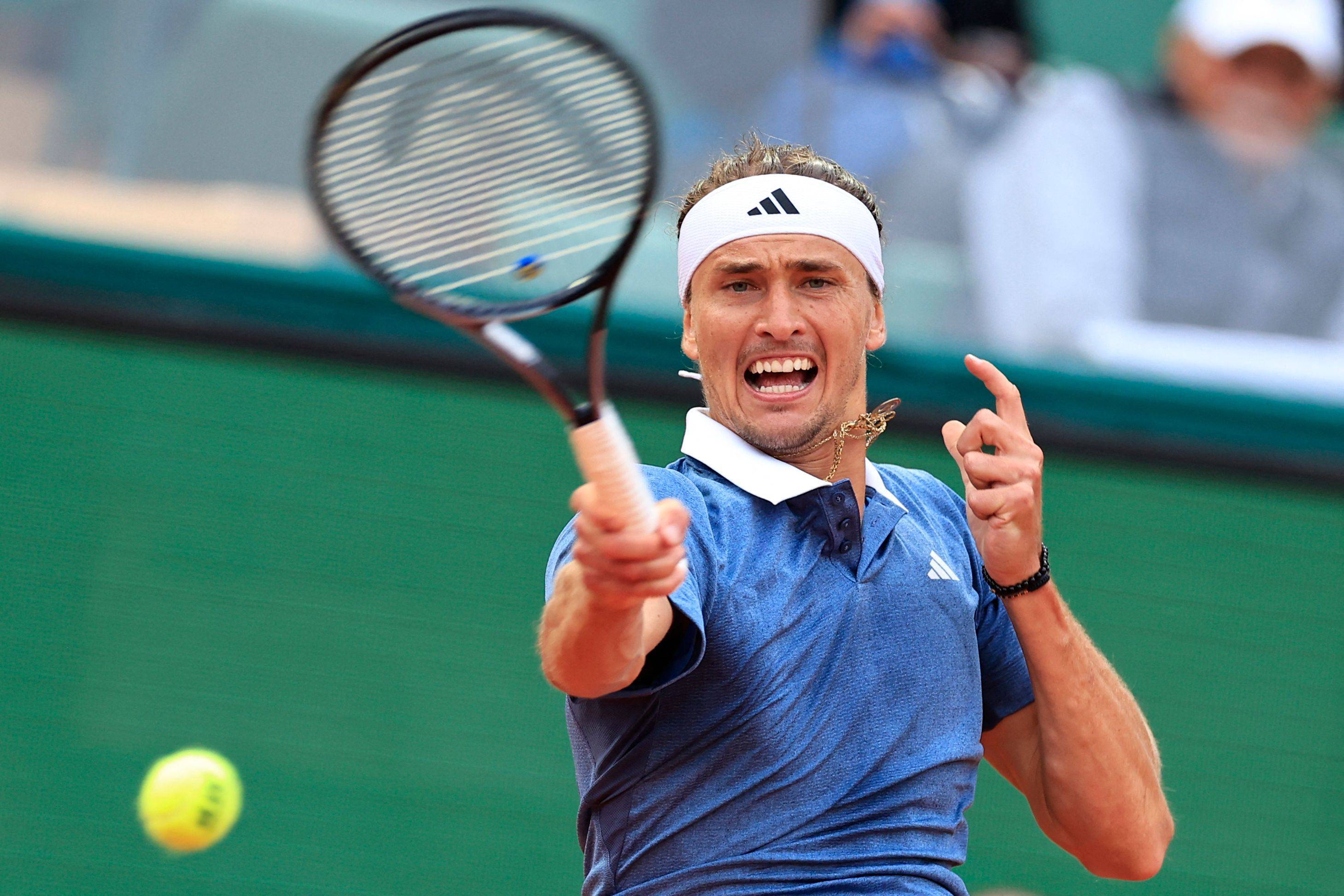 包含美国网球队绝地反击世界网球队，兹维列夫打破历史纪录的词条