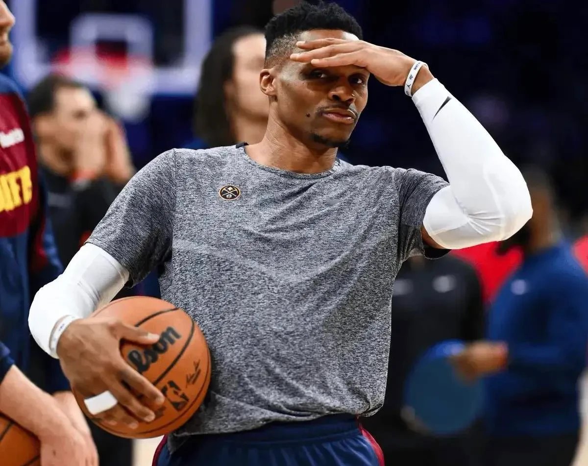 包含国王负于开拓者，主教练寻求新策略的词条