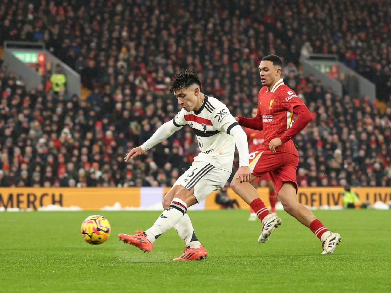 曼联逆转战胜对手，球队士气飙升的简单介绍