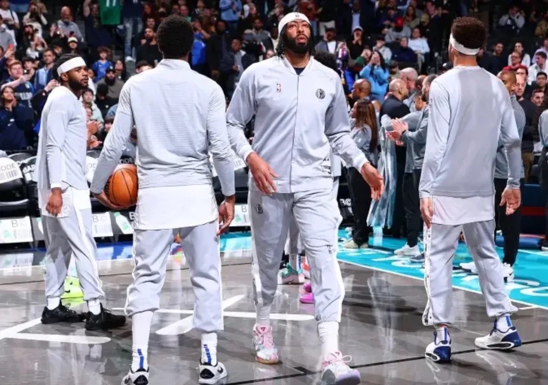 独行侠翻盘灰熊，克莱扛起全队