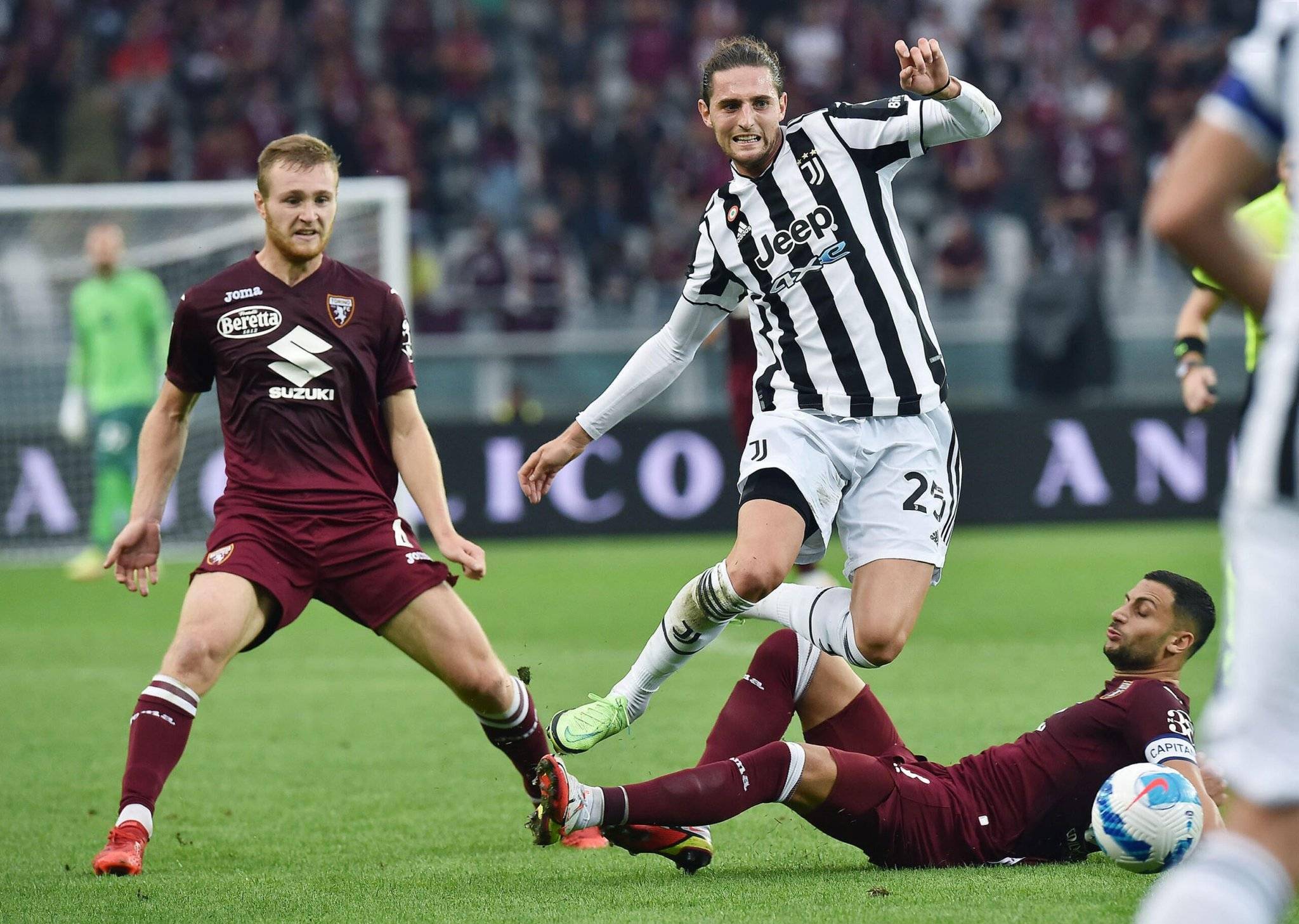 关于埃瓦尔击败强敌，豪取三分，实现惊人逆转的信息