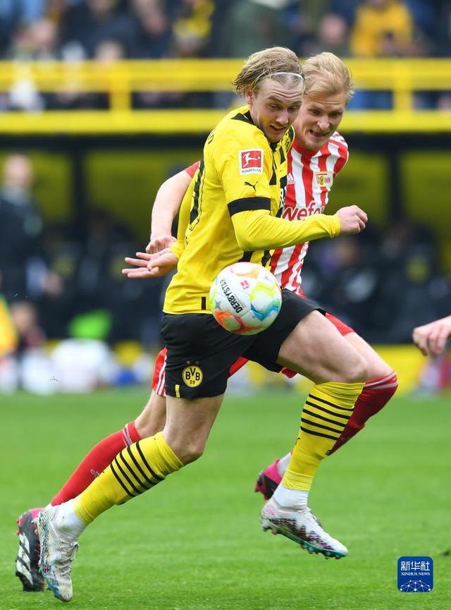 多特蒙德在德国联赛比赛中夺冠