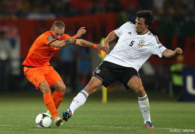 荷兰队在挑战比利时的比赛中获得胜利