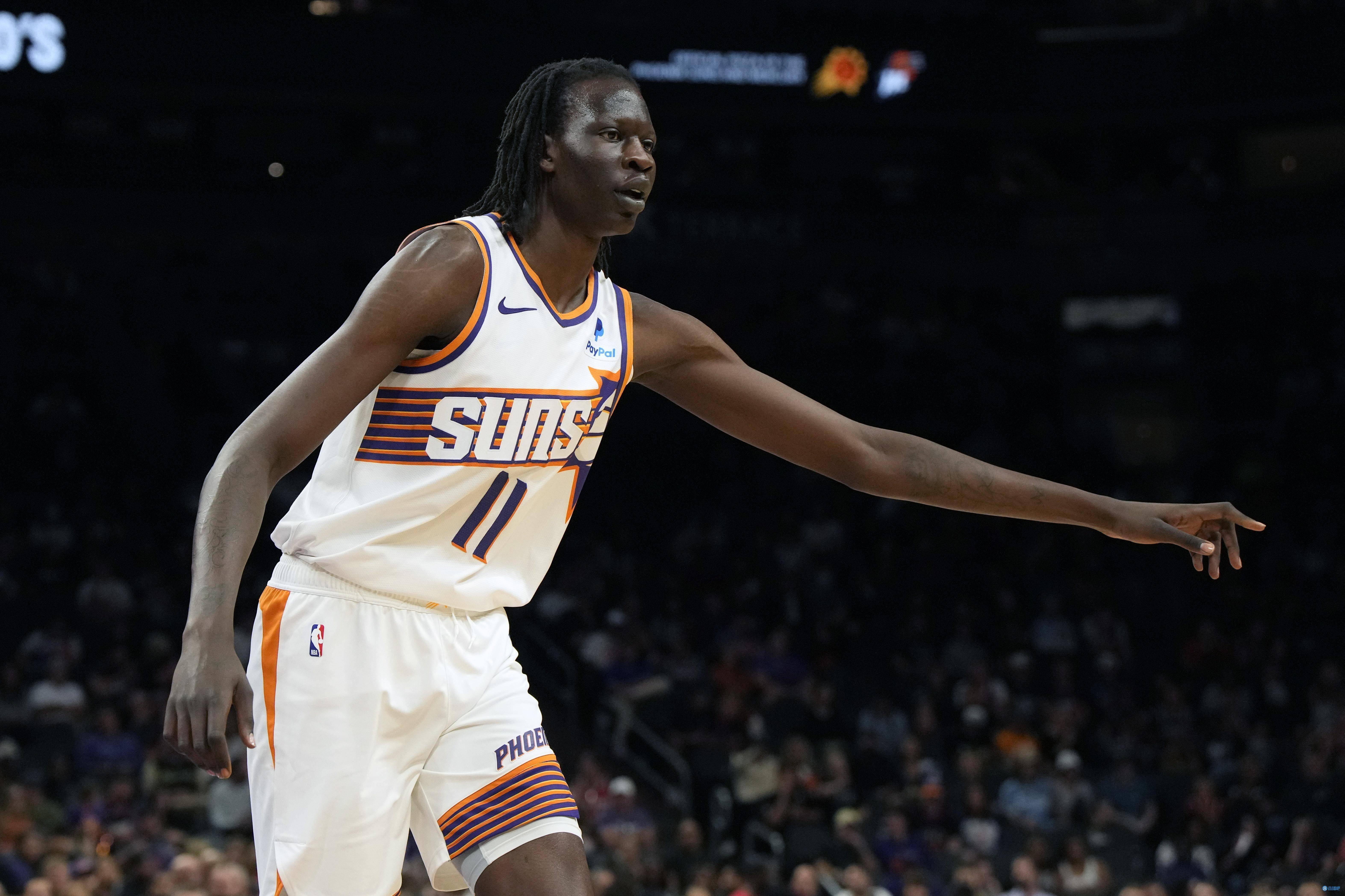 英格兰队横扫韩国队，波尔点燃赛场