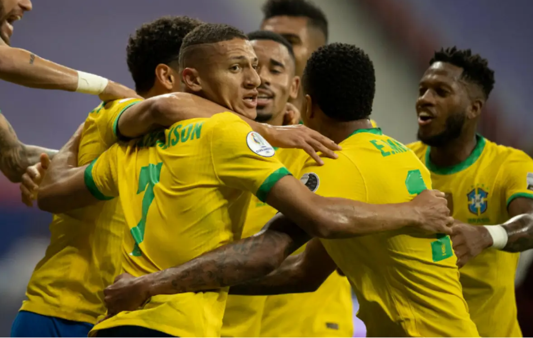 巴西前锋发挥神勇入选最佳阵容