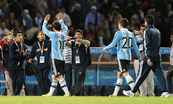 葡萄牙翻盘哥伦比亚，阿圭罗统治全场的简单介绍