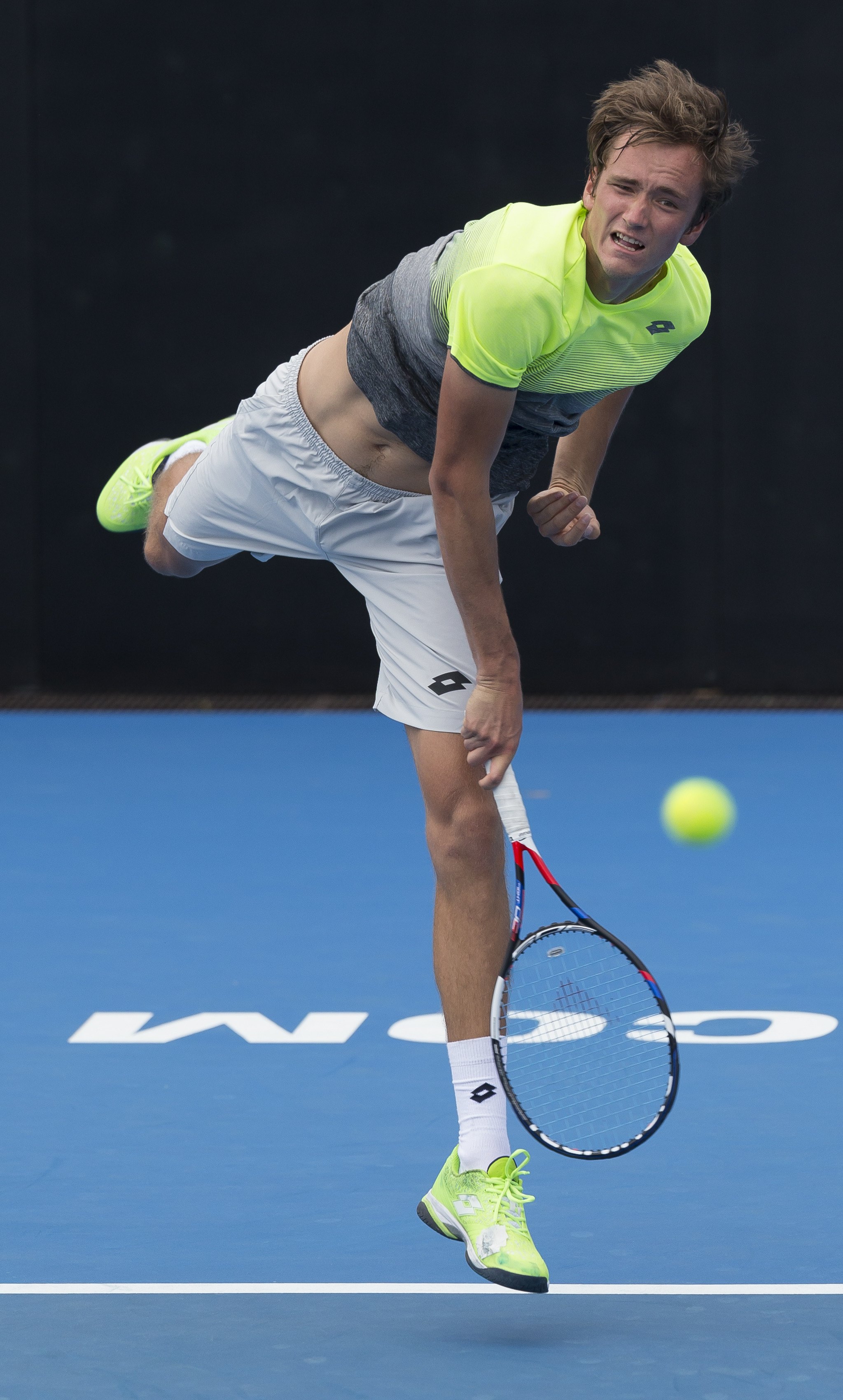 法国网球队完胜美国网球队，梅德韦杰夫高光表现的简单介绍