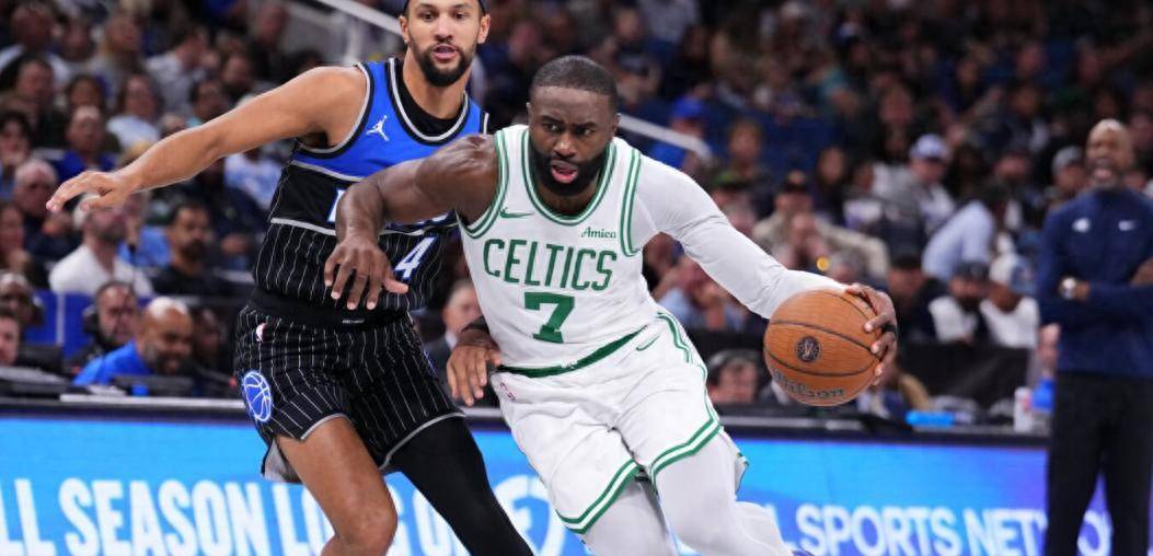 关于凯尔特人B队逆转猛龙，萨姆·米切尔制霸全场的信息