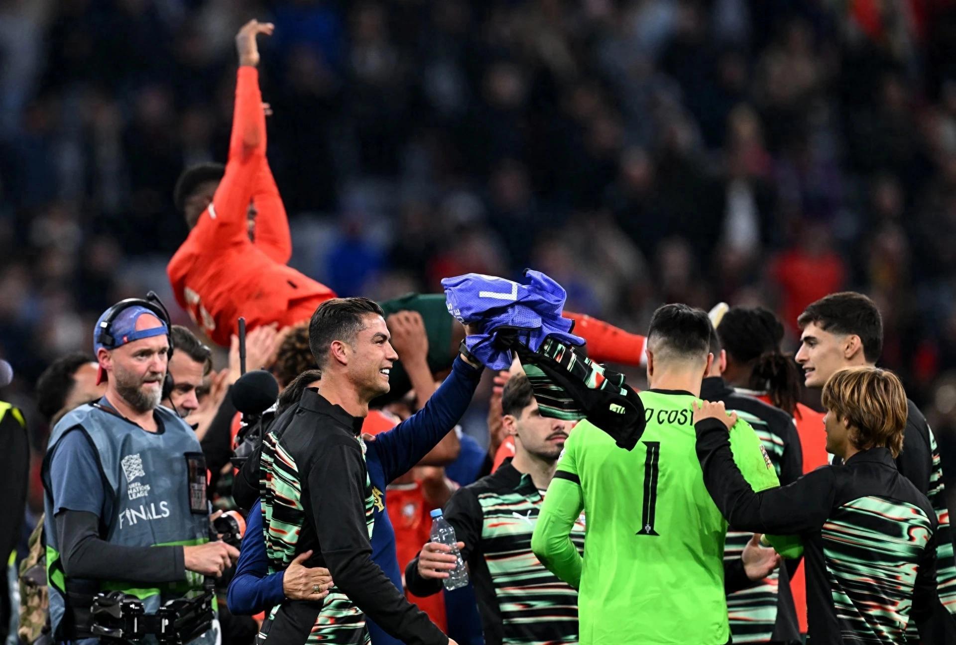 关于球员全力以赴！欧预赛比赛精彩纷呈的信息