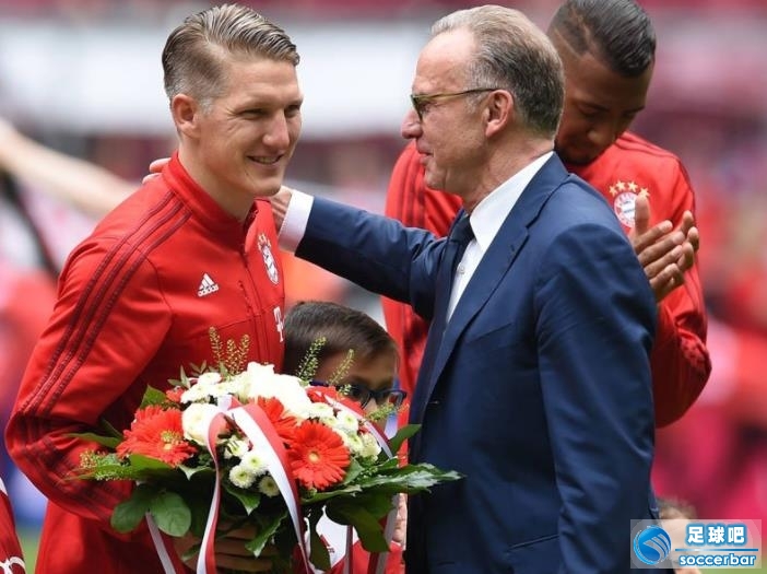 包含乌克兰轻取拜仁，楚阿梅尼扛起全队的词条