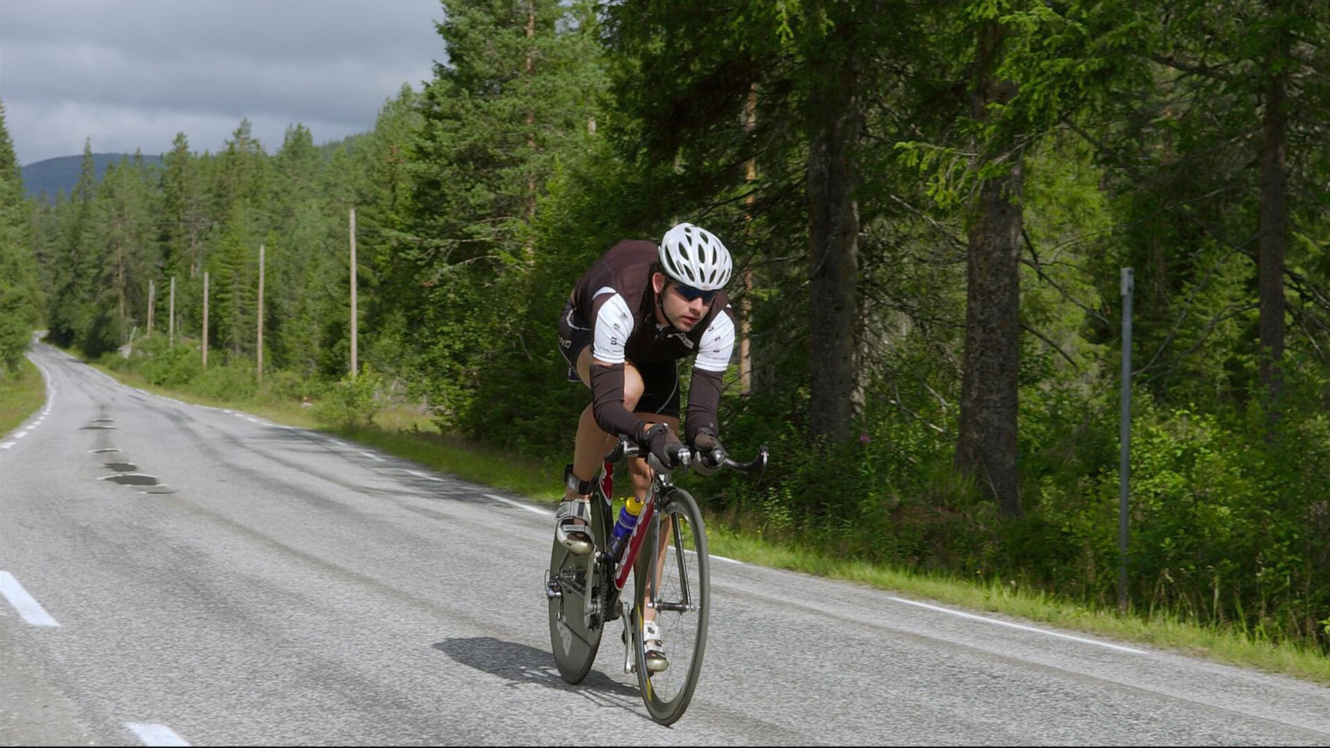 冰与火的碰撞，加拿大单节风暴如何撕裂美国梦，欧冠决赛焦点战的跨洋启示
