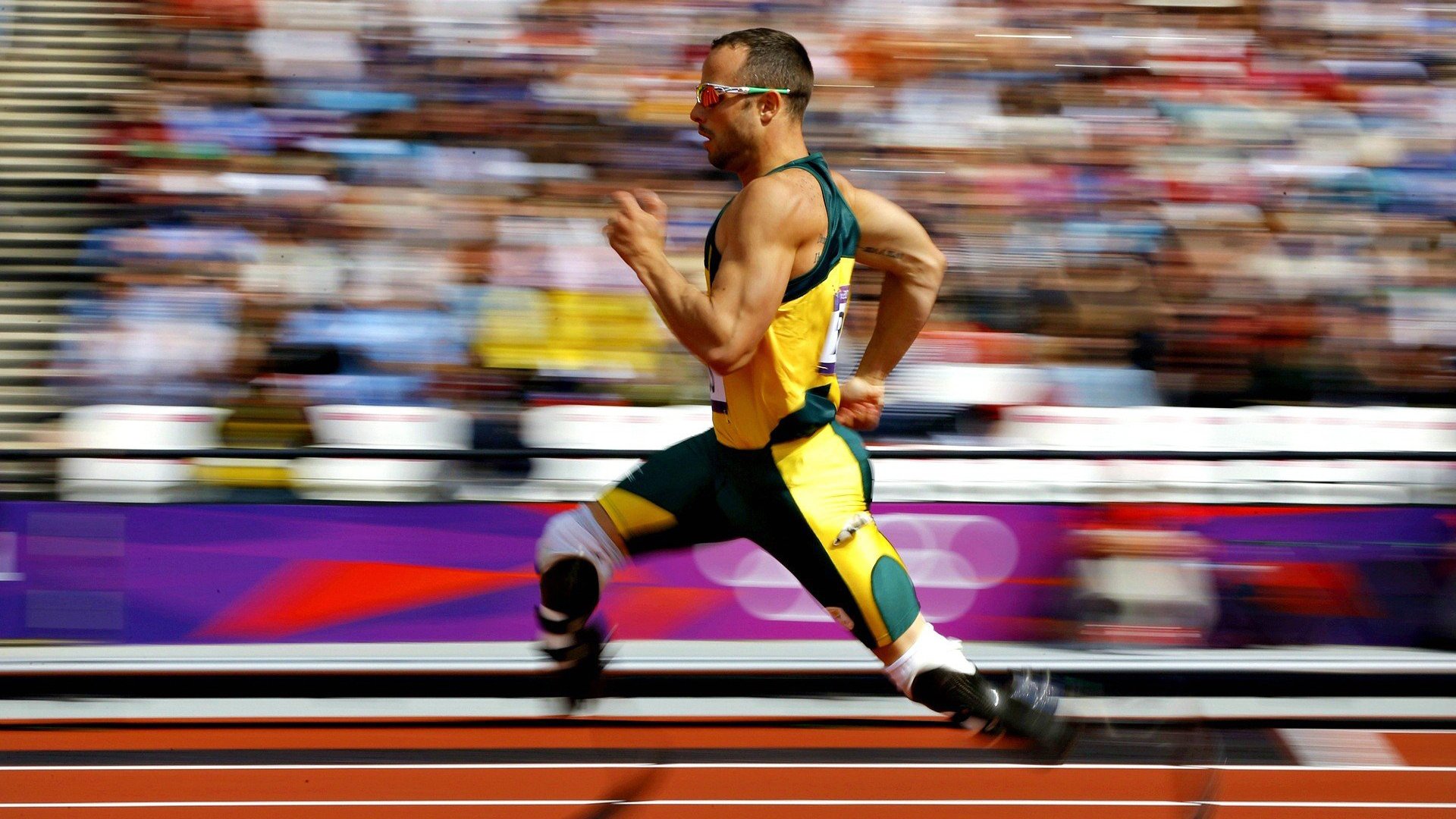 跨界战术启示，从西班牙的足球压制到F1赛道的莱万式接管