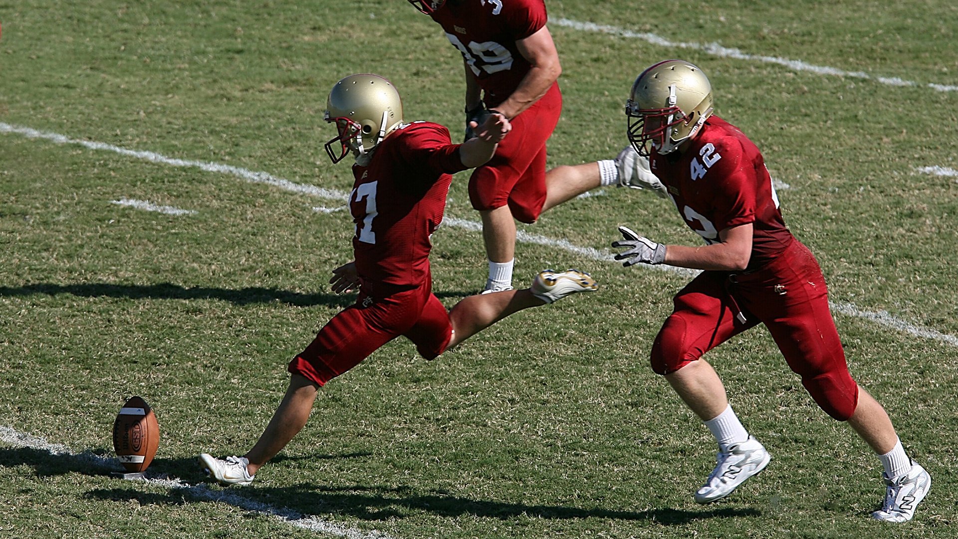 东契奇孤鹰展翅，独行侠领袖扛起全队，力克尼克斯的防守铁壁