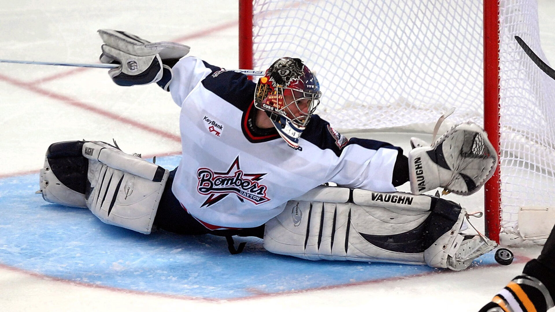 米切尔攻防两端统治，雄鹿力克马刺的战术启示