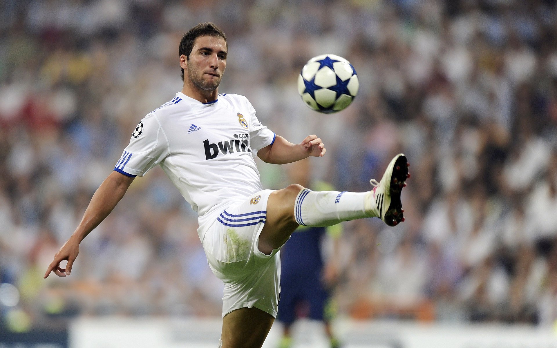 绝境中的双城记,马赛奇迹与孙兴慜的领袖之光